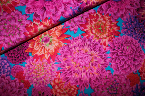 Designer-Baumwollstoff "Dancing Dahlias"  (10 cm)