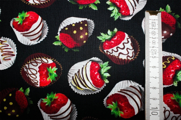 Designerbaumwollstoff Strawberry Delight Black (10 cm)